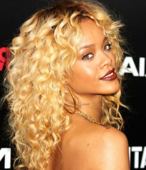 Blonde color wavy long hair for black women in 2021-2022