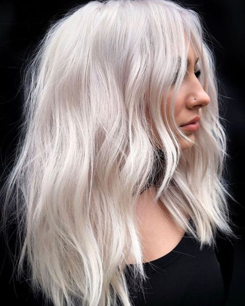 Mid-length hairstyles with platinum blonde in 2021-2022