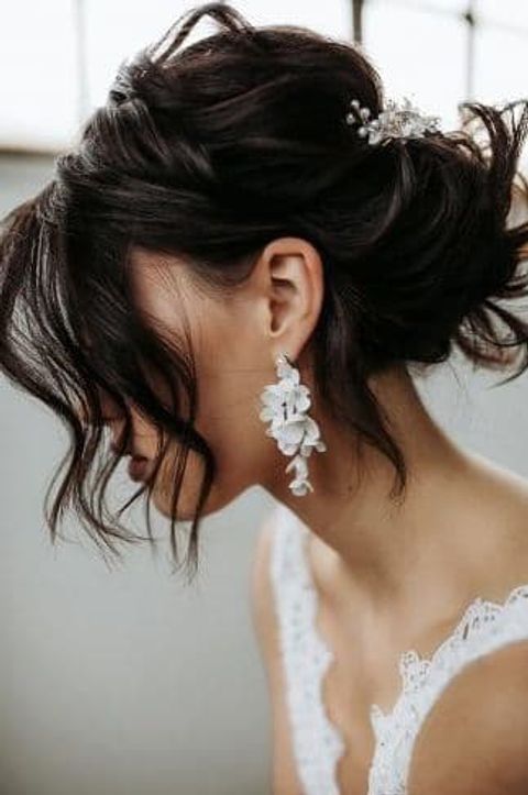 Bridal hairstyle with long bangs