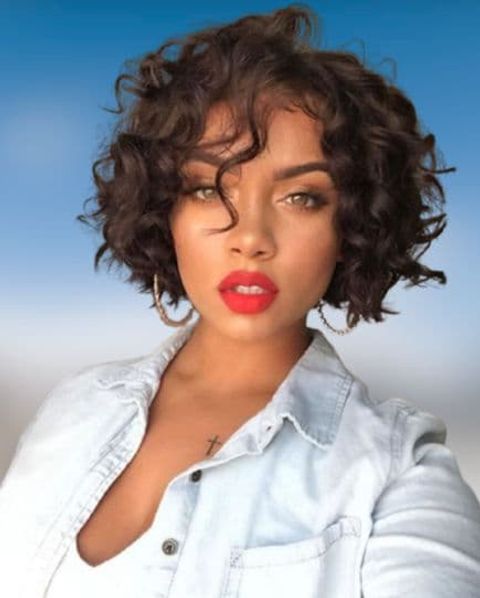Cool natural curly hairstyle for short hair