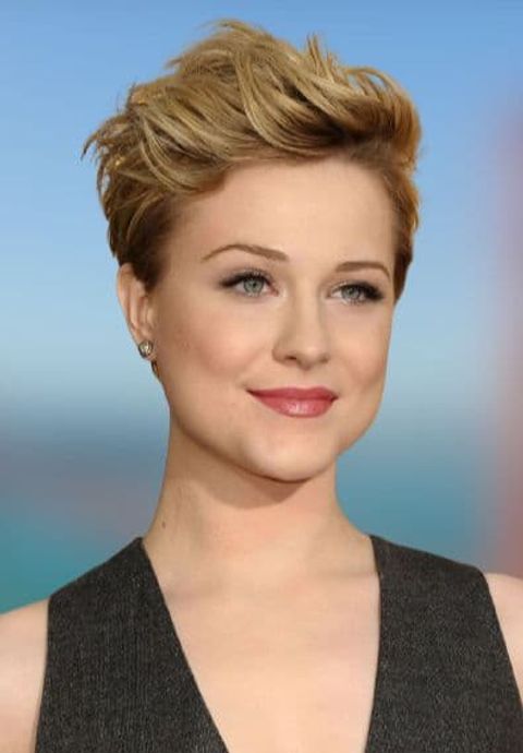 Blonde pixie haircut idea for women with round face