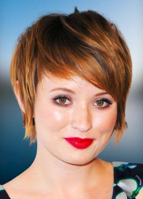 Highlight short hair style for women with round faces