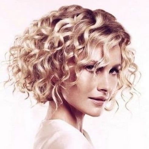 Curly bob haircuts 2022-2023