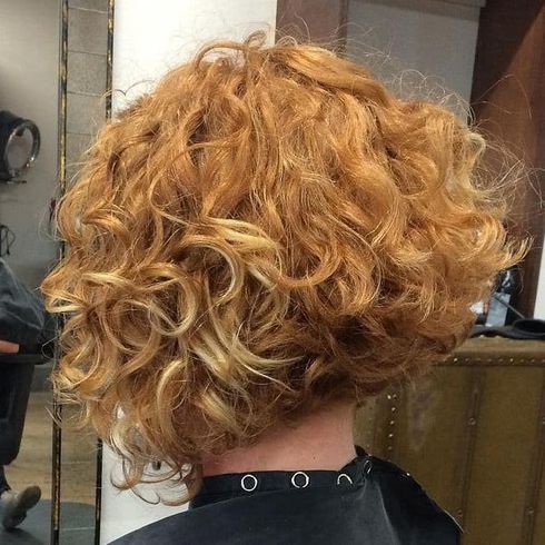 Short curly hairstyles for women 2022