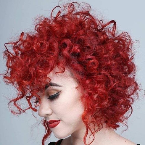 Short curly hairstyles for women 2022