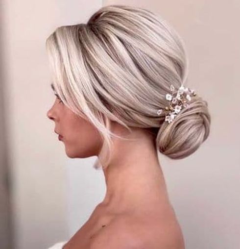Wedding hairstyles with accessories for 2022 - 2023
