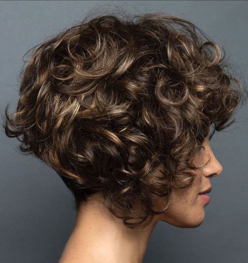 Wavy Hairstyles for Women in 2022-2023 | Should you brush wavy hair?