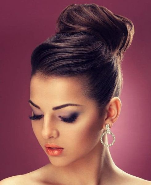 Classic Updo Hairstyles | What are the three classic updo styles?