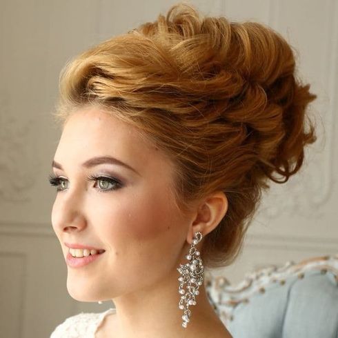 Classic Updo Hairstyles | What are the three classic updo styles?