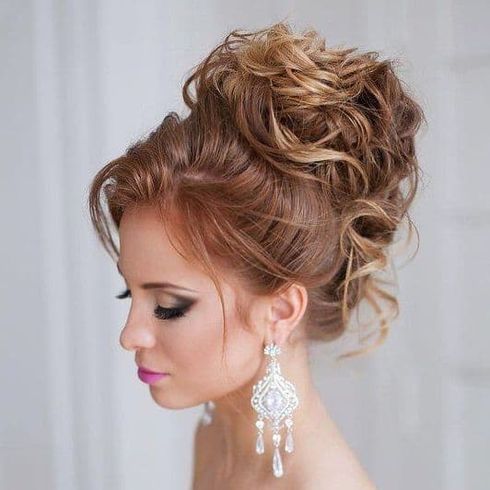 Classic Updo Hairstyles | What are the three classic updo styles?