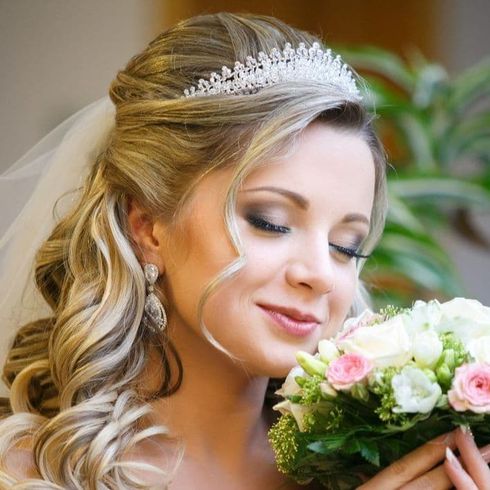 Wedding hairstyles for 2023