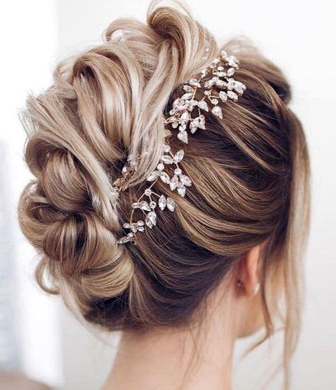 Wedding hairstyles for 2023