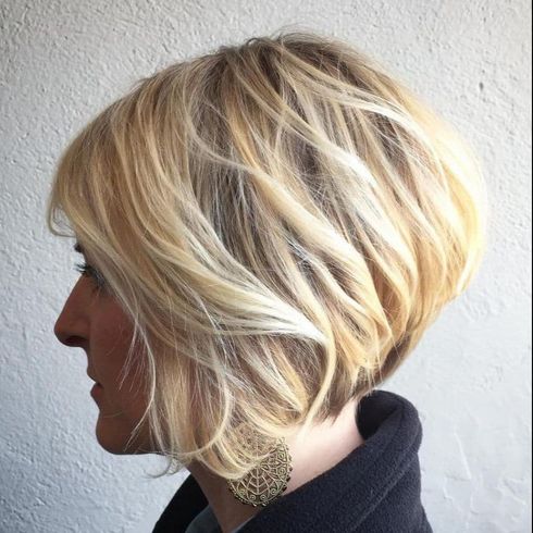 Asymmetrical bob haircuts and hair colors for 2023