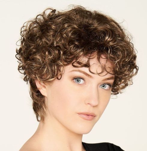 short curly hair 2023-2024