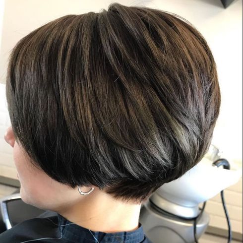 layered short bob 2023