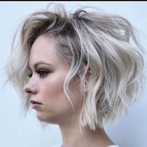 Platinum wavy short bob 2023