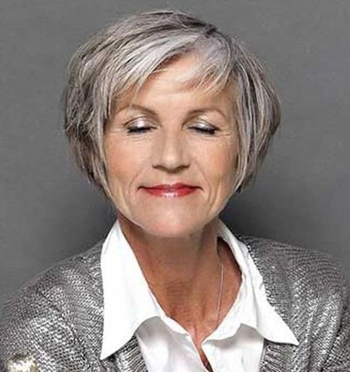 Short hair for women over 60 in 2023