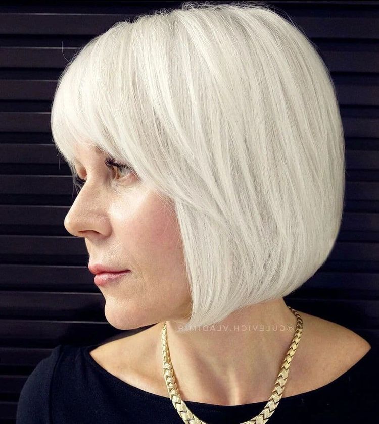 short hair for women over 60 in 2023