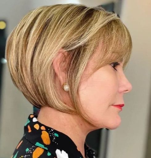 Short Inverted Blonde Bob with Layers