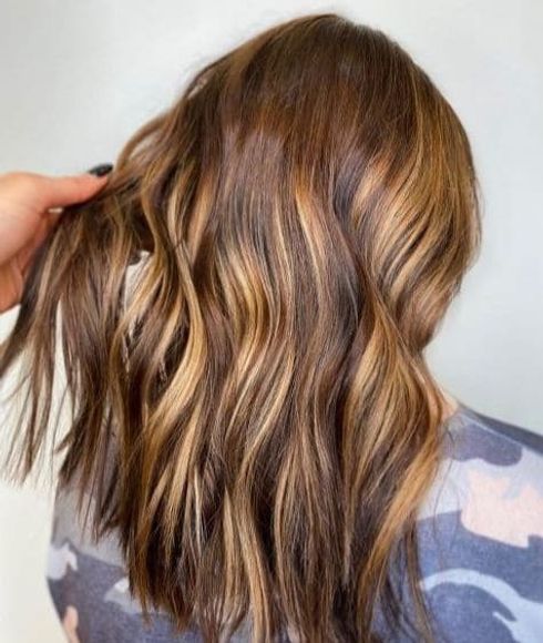 Hints of Caramel Color and Golden Blonde Hue on Light Brown Hair