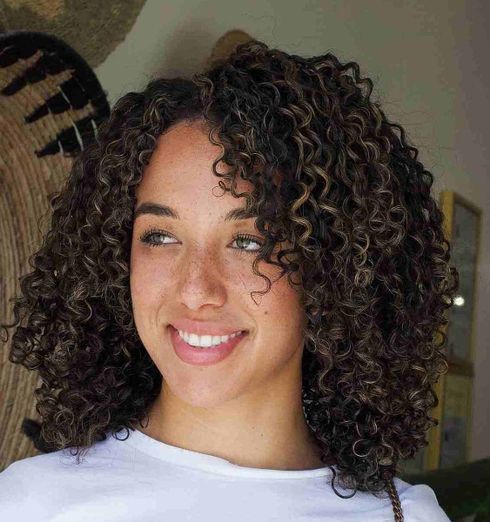 Natural Curls with Beige-Blonde Highlights