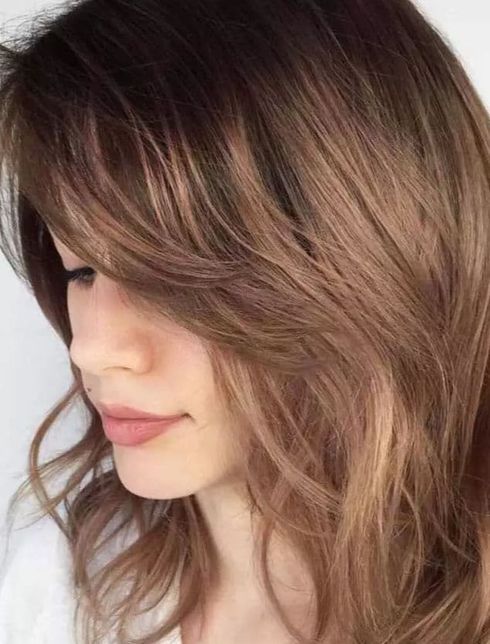 Medium Length Layered Hair – Ideas For Stunning 2024 Look