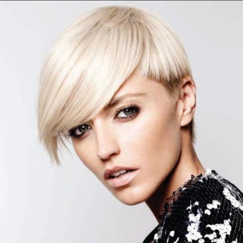 Asymmetrical pixie hair cut 2022