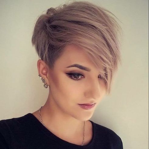 Asymmetrical pixie hair cut 2022