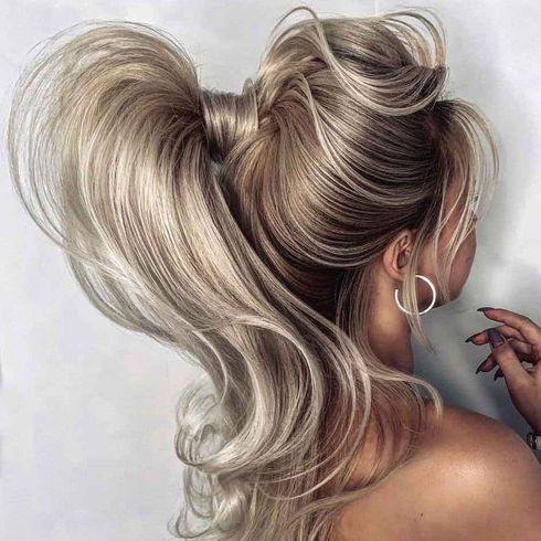 How do you make a messy ponytail?