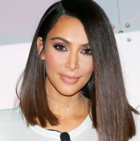 Side swept asymmetrical straight hair for women in 2021-2022