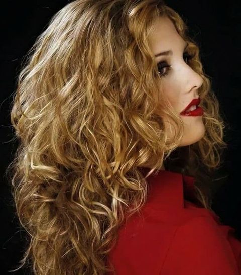 Blonde long curly hair 2021-2022