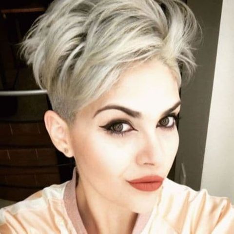 Short haircut for women with long face 2021-2022