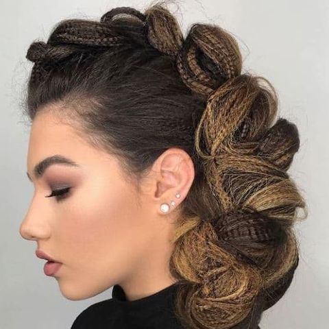 Trimped braided mohawk hair style for ladies 2021-2022