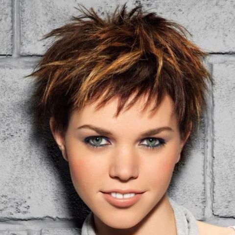 Shaggy brown balayage short haircut 2021-2022