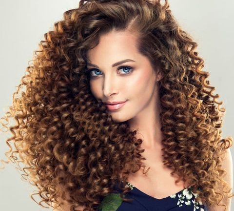 Wavy hairstyles are more modern with short haircuts in 2021-2022!