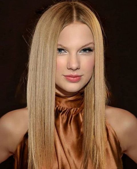 Golden blonde straight hair for round faces in 2021-2022