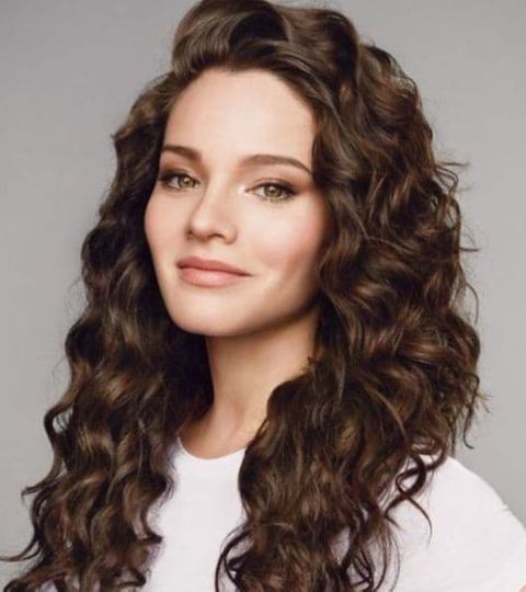 Soft wavy long hair for square face for women in 2021-2022
