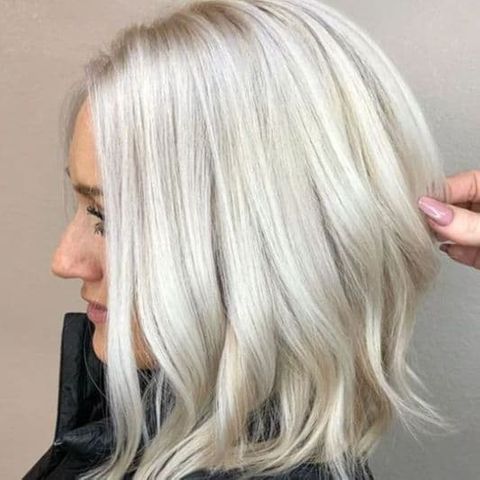 Bob haircut with platinum blonde in 2021-2022