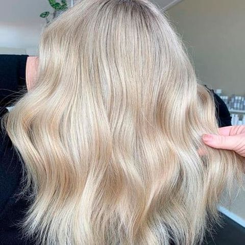 Soft wavy blonde hair in 2021-2022