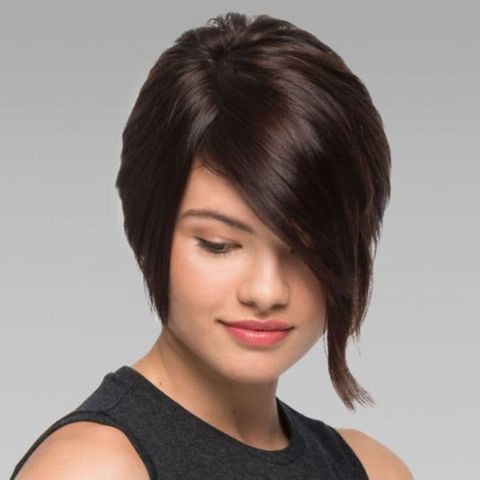 Asymmetrical short bob haircut for oval face