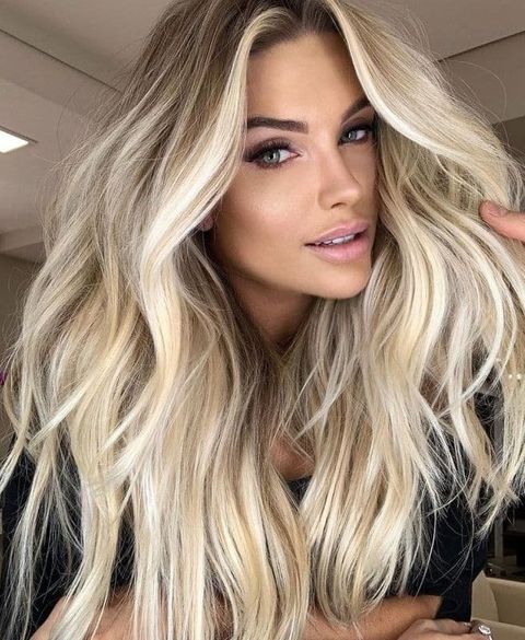 Blonde hair with blonde highlights in 2021-2022