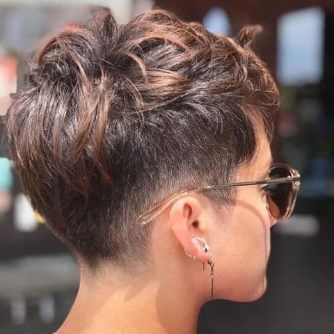 Wavy pixie with undercut