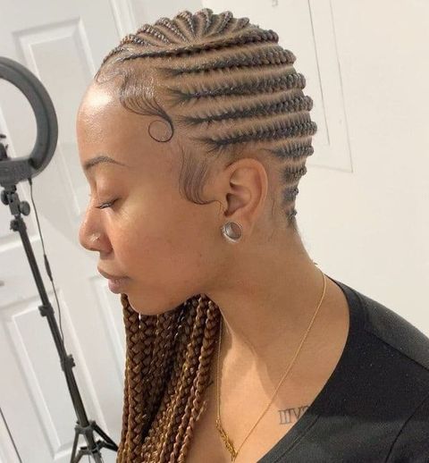 Brown small lemonade braids for black women in 2021-2022