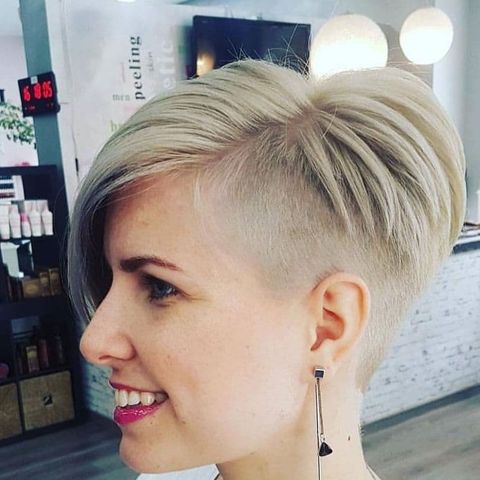 Layered undercut pixie