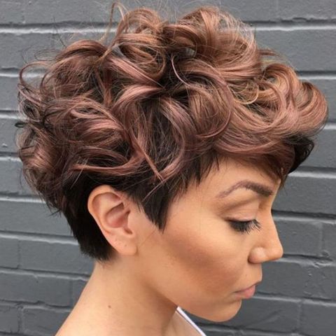 Highlight wavy short haircut in 2021-2022