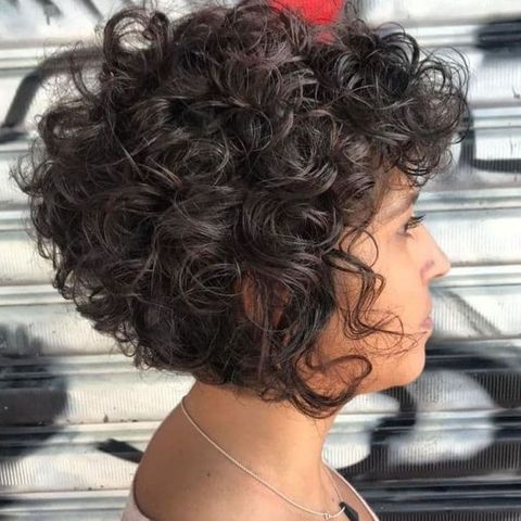 Bob haircuts for women with curly hair