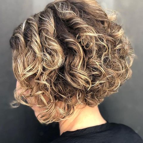 Natural Curly Hairstyles to Try This Year 2021-2022