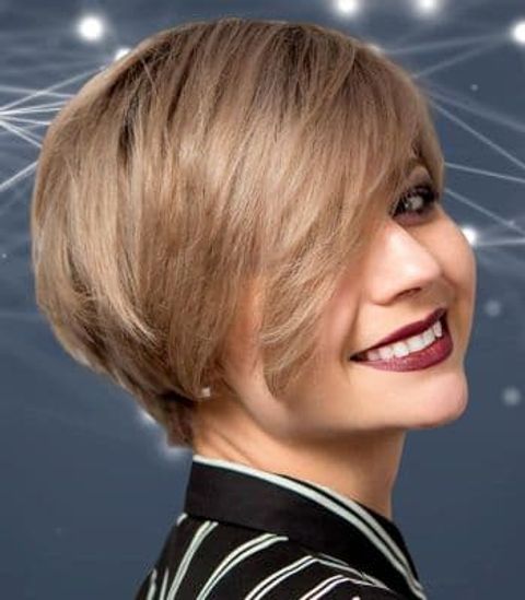 Short haircuts for women with square face