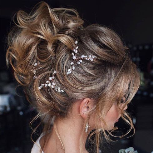 Highlight curly bun hair for bride