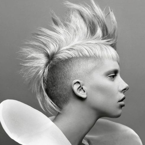 Layered undercut mohawk